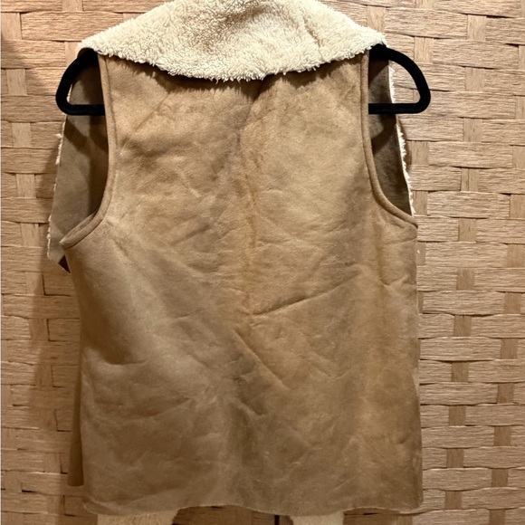 Ralph Lauren Cream and Tan Faux Shearling Vest EUC PL - Picture 3 of 3